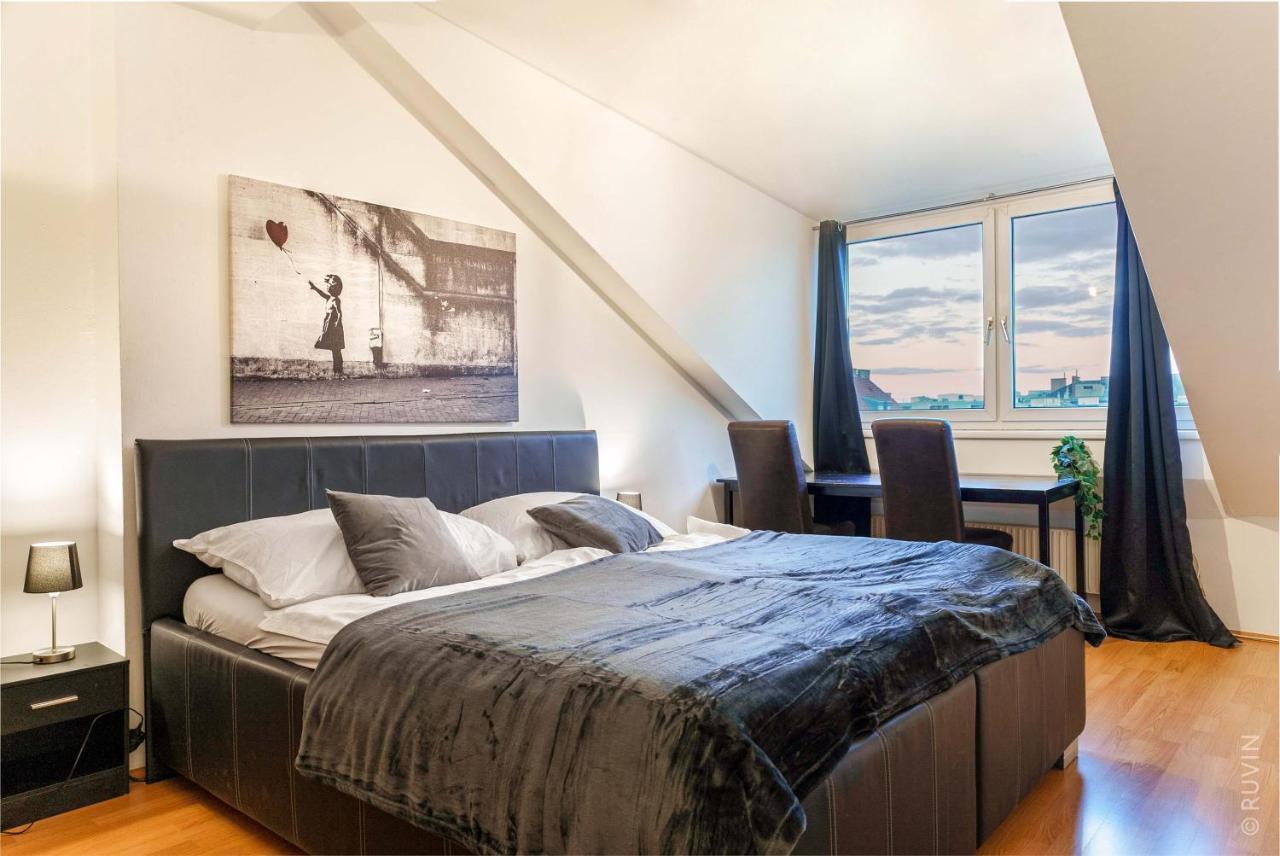 King Bed Home, 3 Bed Ideal For Big Groups Apartment Wien